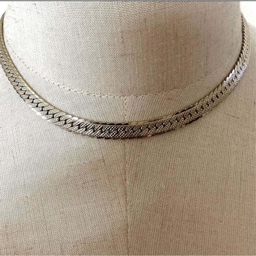 Vintage gold tone braided necklace